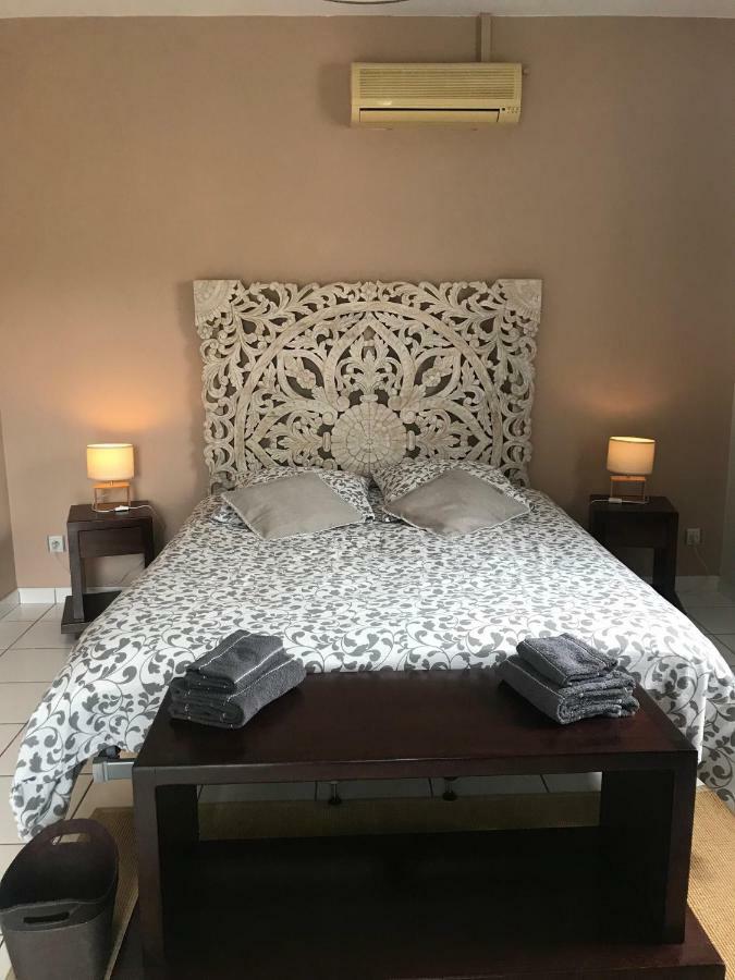 2 Chambres Avec Piscine Dans Maison Creole Saint Pierre Exterior foto